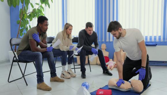 First-Aid Training in English